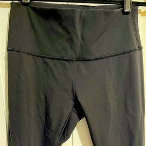 Lululemon Wonder Unders (size 8)